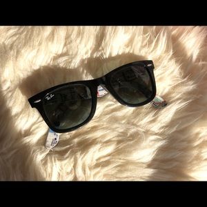 Ray Ban Unisex Wayfarer Glasses RB2140